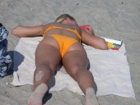 Beach spy - #33