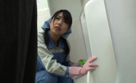 naughty-cleaning-lady-seizes-the-chance-to-enjoy-a-meat-pole