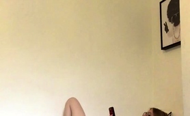 Nerdy Amateur Babe Using A Magic Wand To Satisfy Her Needs 