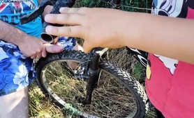 prietenul-meu-in-freaca-rota-biciclete-lui-de-penisu-meu