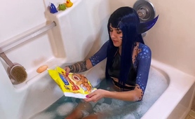 cosplay-teen-vixen-flaunting-her-sexy-body-in-the-bathtub